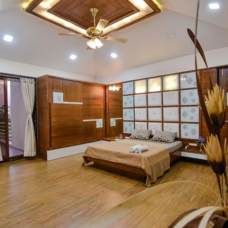 Lifeline Villas - Luxurious Taraangan 4 Mountain View Villa With Biggest Pool And Huge Open Area Lonavala Exterior photo