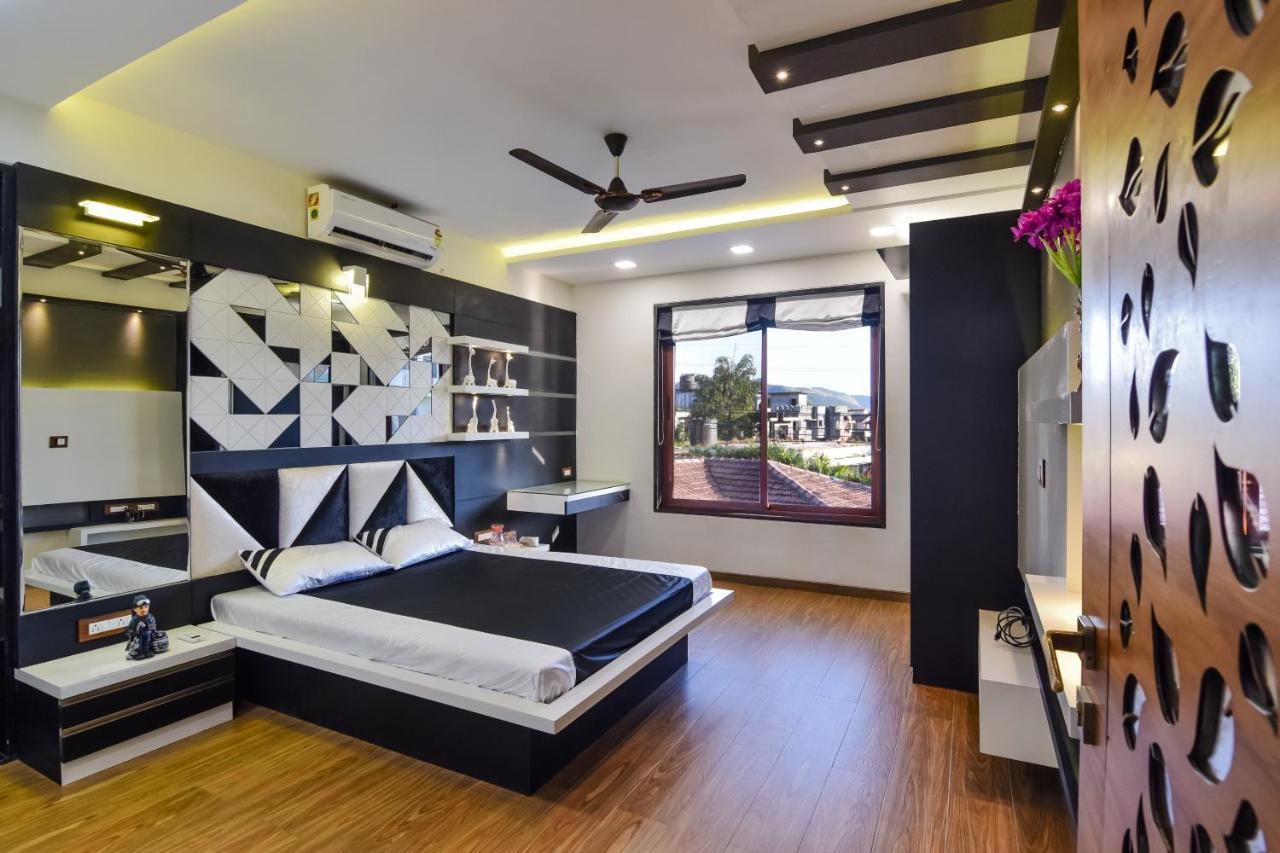Lifeline Villas - Luxurious Taraangan 4 Mountain View Villa With Biggest Pool And Huge Open Area Lonavala Exterior photo