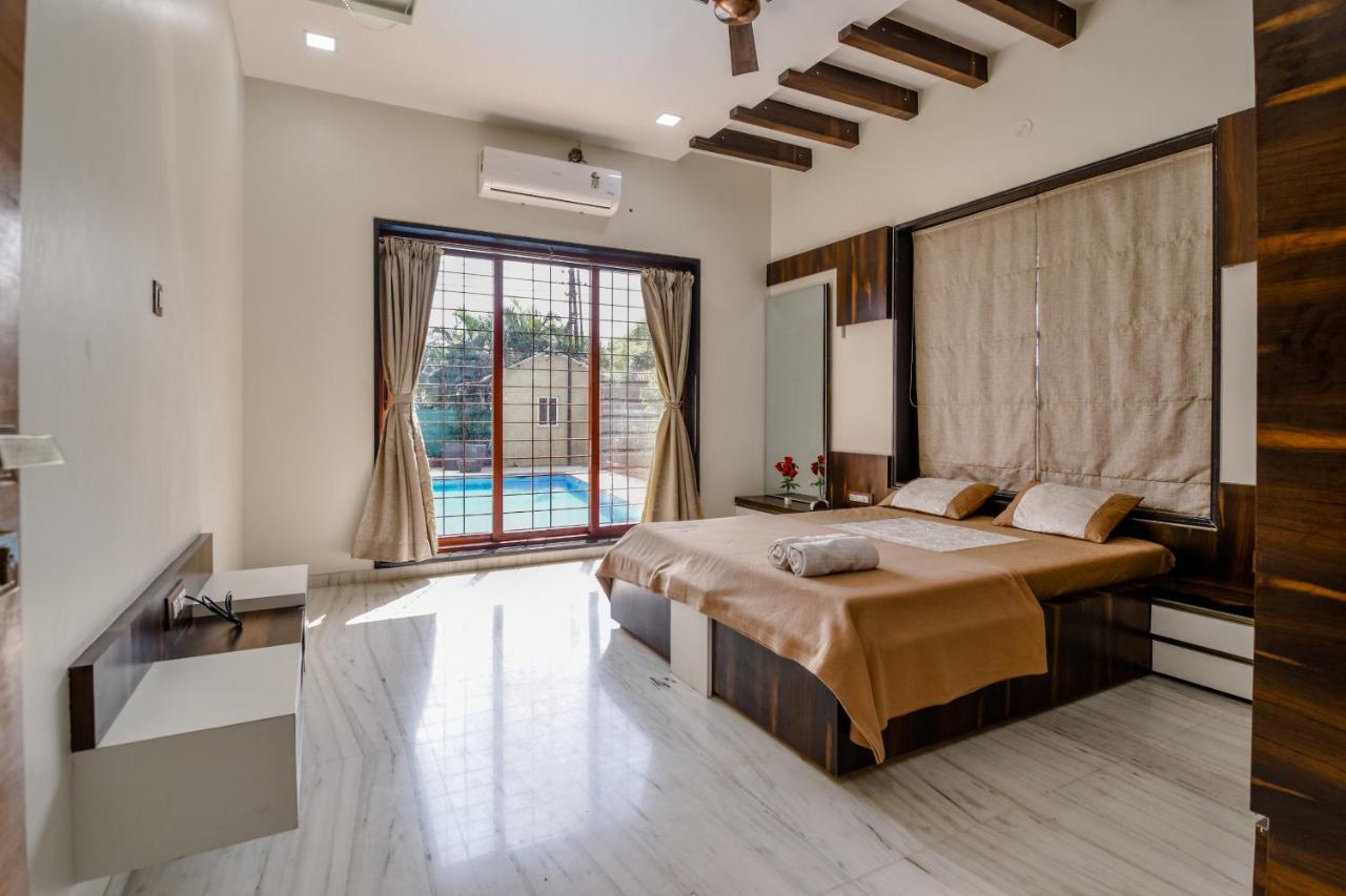 Lifeline Villas - Luxurious Taraangan 4 Mountain View Villa With Biggest Pool And Huge Open Area Lonavala Exterior photo