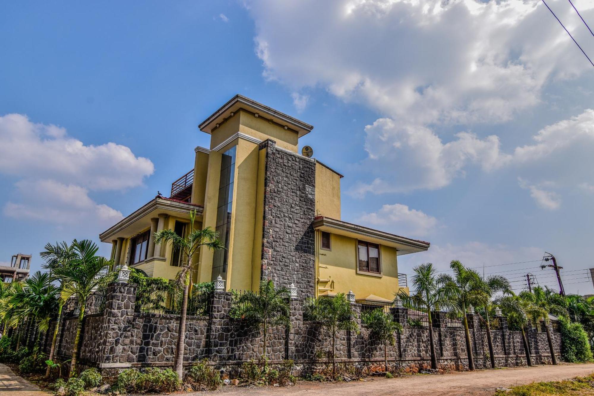 Lifeline Villas - Luxurious Taraangan 4 Mountain View Villa With Biggest Pool And Huge Open Area Lonavala Exterior photo